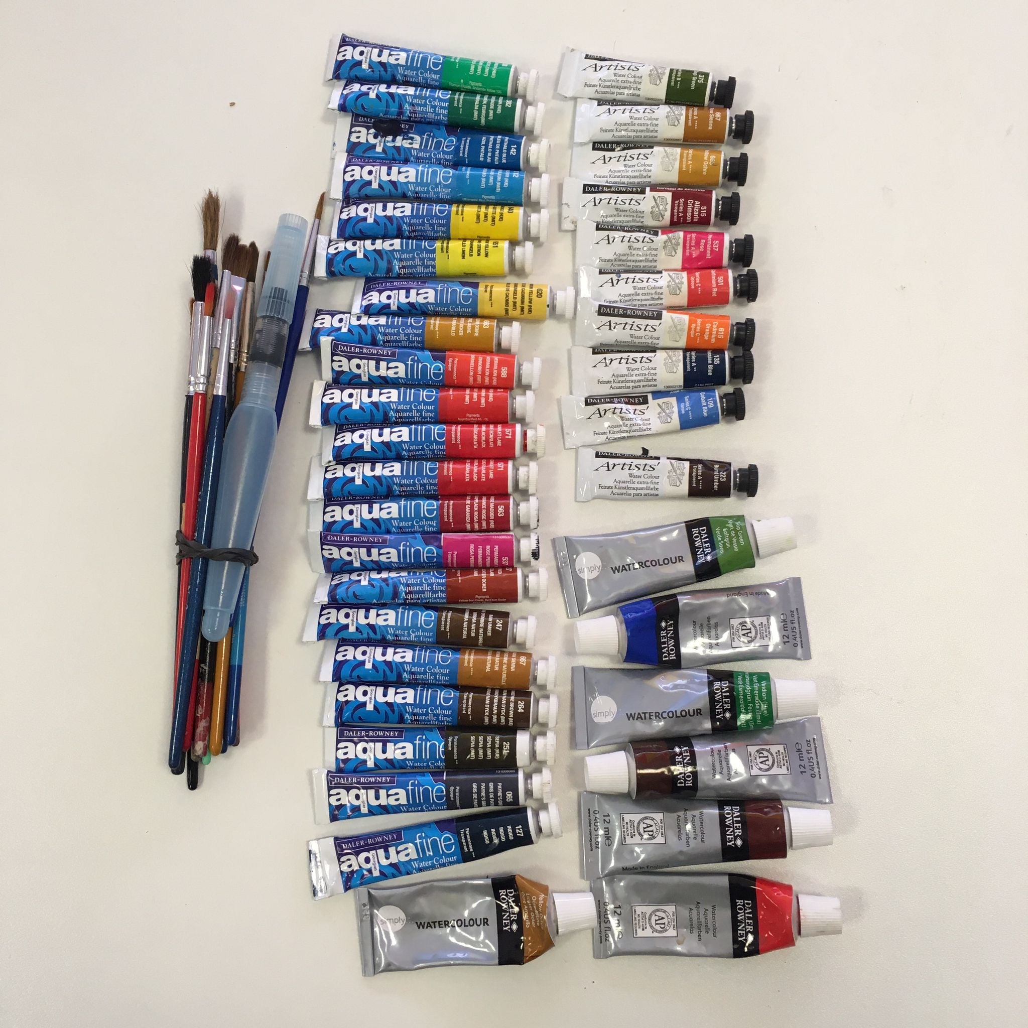 Bag 14 daler rowney water colour tubes and assorted brushes